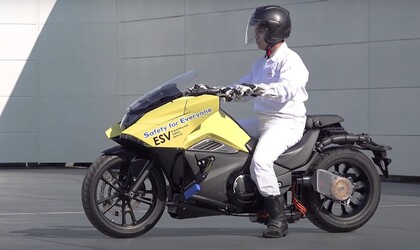 Újabb videó a Honda önvezető motorjáról
