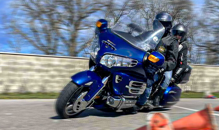 Újabb vezetéstechnikai tréning motorosoknak - Segítenek a bajban
