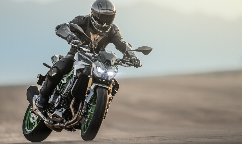 Új listavezetők a hazai motorpiacon - Borúra derű