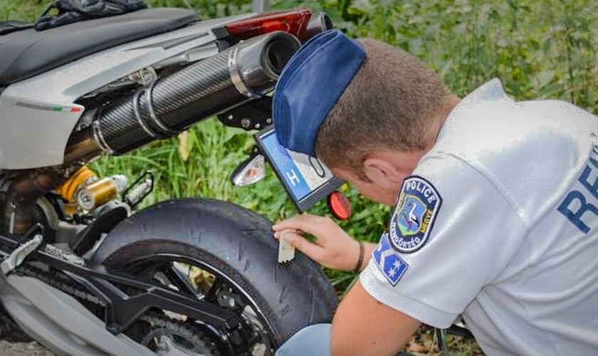 DOT-számtól a sebességindexig - Mire utalnak a gumik jelzései?
