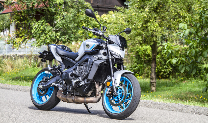 Teszt: Yamaha MT-09 Y-AMT - Lehet egy kuplungkarral kevesebb?