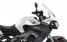 Piac: hamarosan itt a sorhármas Yamaha TDM-utód