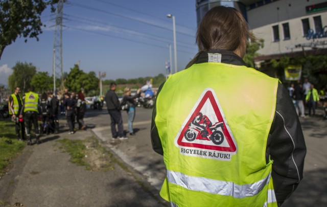 Több százezer forintot dobtak össze a motorosok