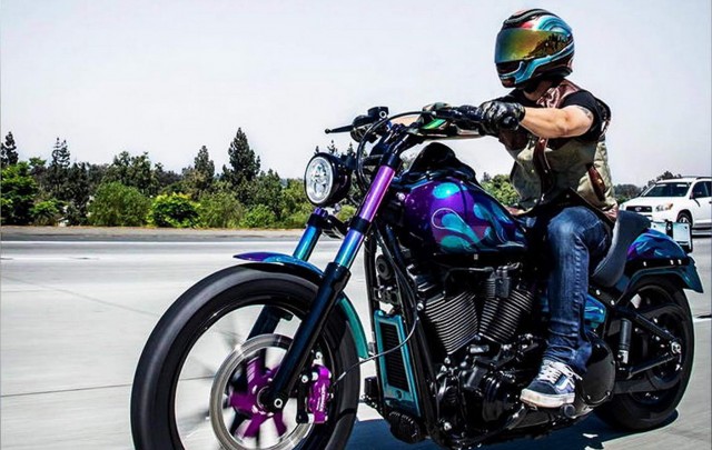 Andrew Huerta és a Harley-Davidson Lowrider