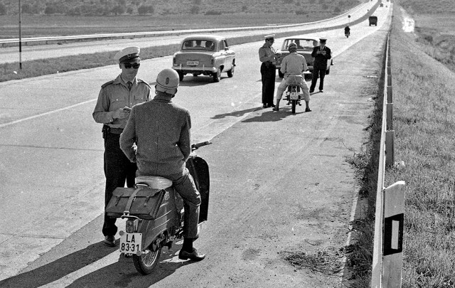 Nem változik a motoros pályamatricák ára