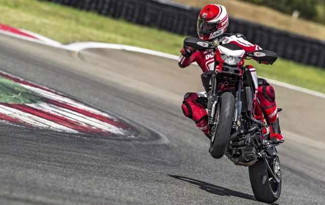A Ducati is előrukkol egy elektromos motorral