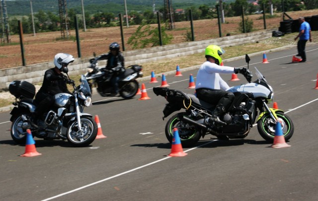 Újabb ingyenes vezetéstechnikai tréningek motorosoknak