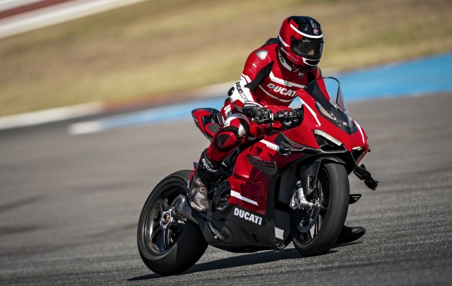 Bemutató: Ducati Panigale V4 Superleggera