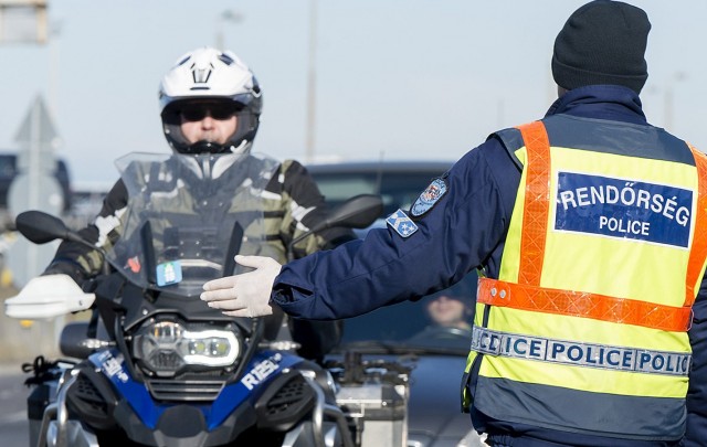 A motorozás szabályai vészhelyzet idején