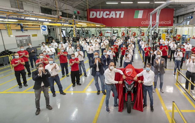 Megkezdődött a Ducati Multistrada V4 gyártása