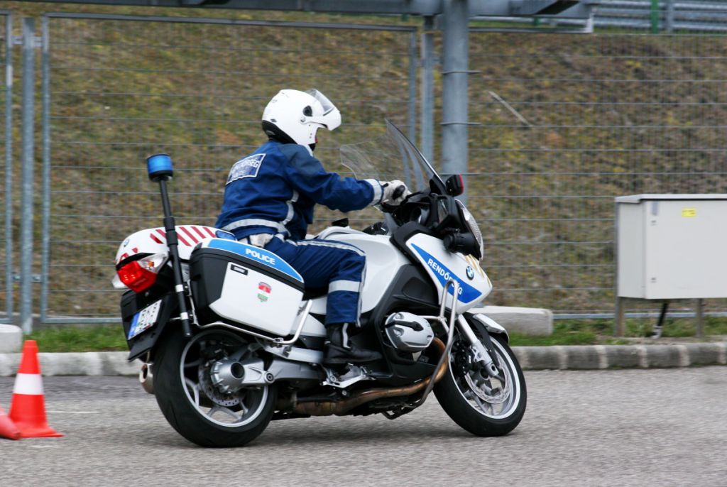 motor-vezetestechnika-police-2654
