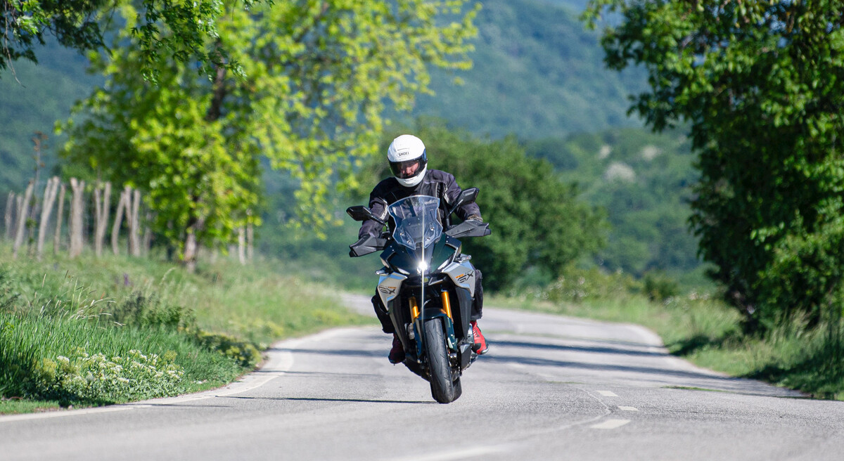 suzuki-gsx-s1000-gx-teszt