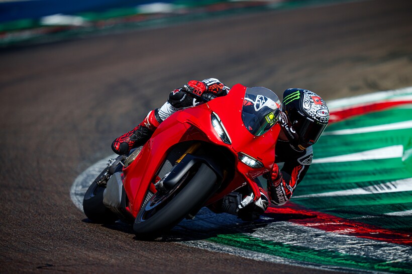 ducati-panigale-v4-2025