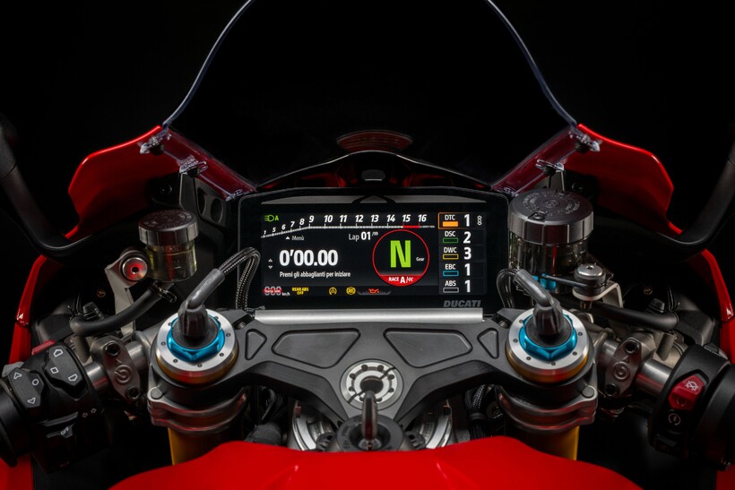 ducati-panigale-v4-2025