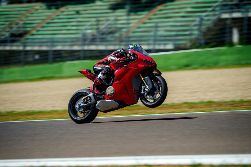 ducati-panigale-v4-2025