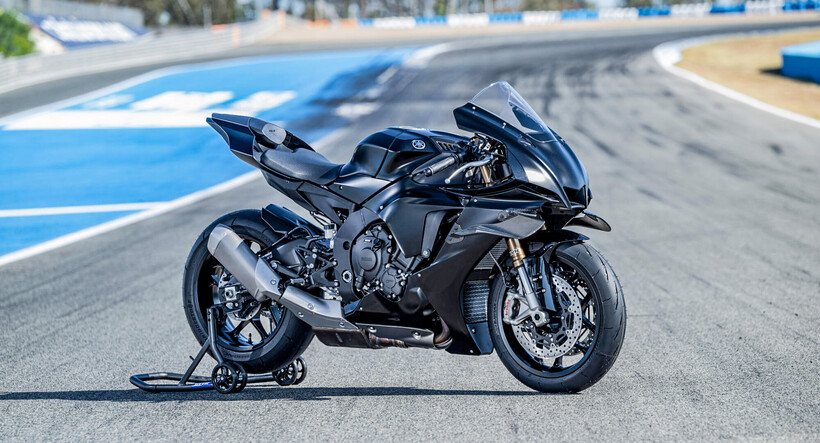 yamaha-r1-2025-elsosorban-szarnyakkal