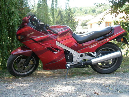 Suzuki GsX 1100 F