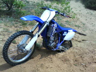 Az új vas Yamaha Yz250F