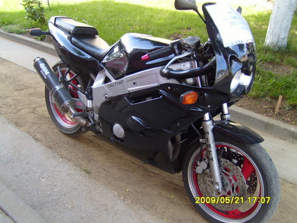 Robogo fzr 600