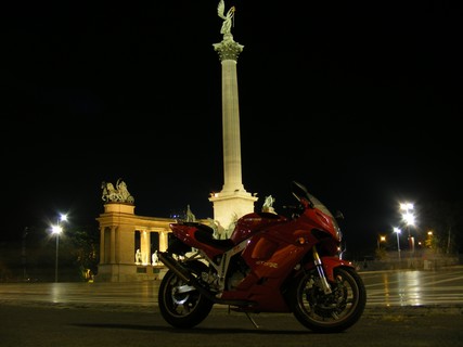 Hyosung gt250r