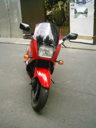 Kawasaki GPX - em