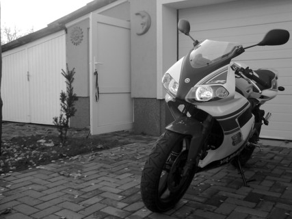 Yamaha YZF - R 50