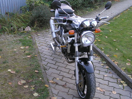 Suzuki SV 650 N 2002  ( BLack SV ) : - D