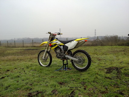 Suzuki rmz 250