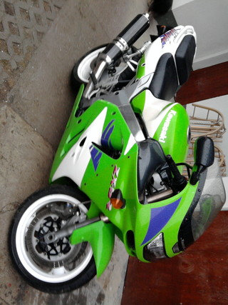 ZX9R