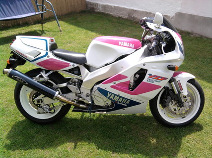 Yamaha YZF 750