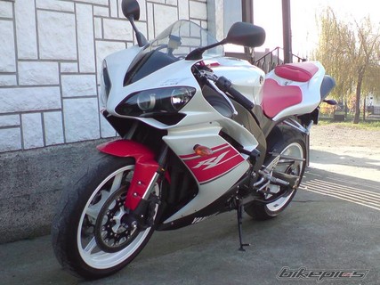 YAMAHA R1 2008, 2009, fehér - piros, fehér felnikkel