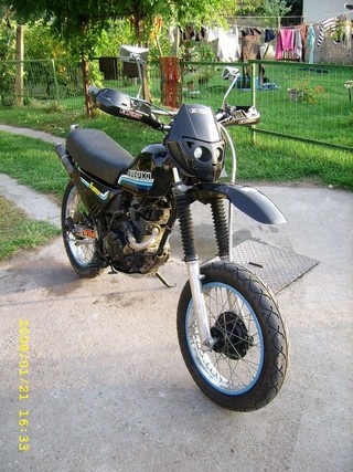 Suzuki DR 125