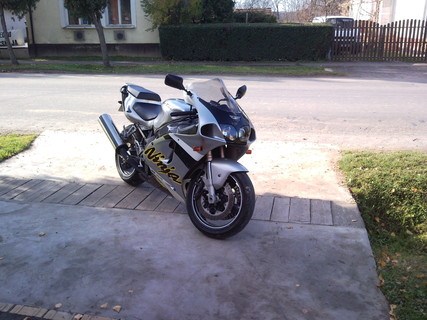 ZX7R