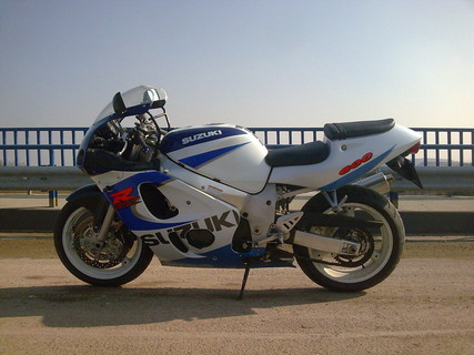 Első rendszámosom GSXR600 kint