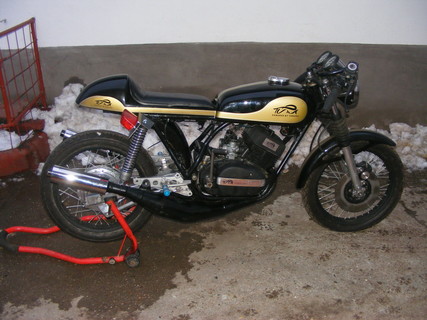 Yamaha rd250