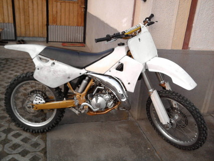 YZ 125  2T a stílus 