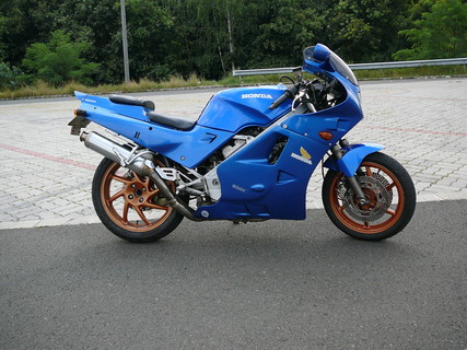 VFR 400r =)