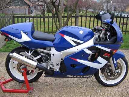 Suzuki GSX - R SRAD kicsit másképp