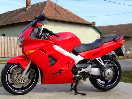 VFR 800Fi