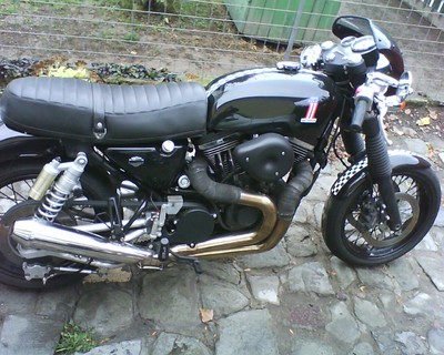 Cafe racer motorkáim