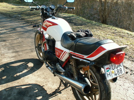 Cb 400