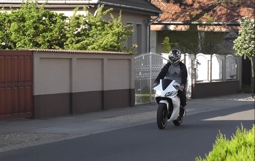 Yamaha YZF R125 white a Tulajjal