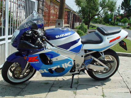 Suzuki GSX - R 600 SRAD