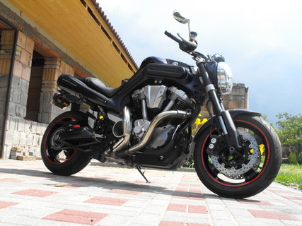 YAMAHA MT - 01