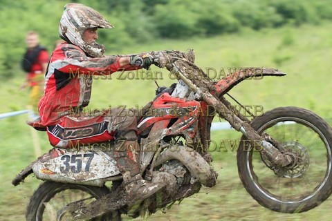 BÉR ENDUROCROSS www.SADAWEB.hu