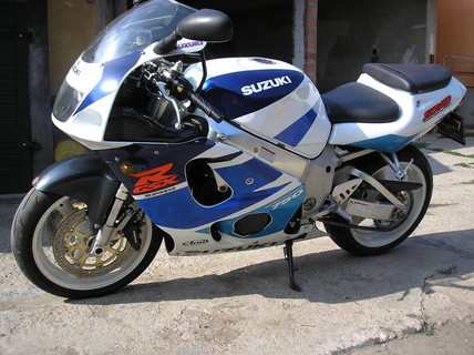 Gsx - r 750 srad II és én