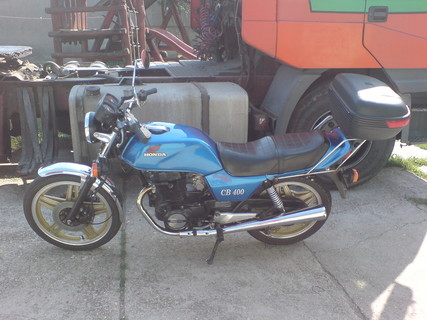 Honda Cb400n dobozzal