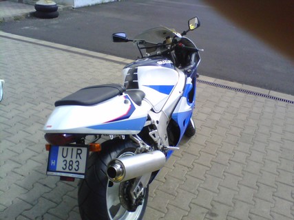 Suzuki GSX - R 600 SRAD