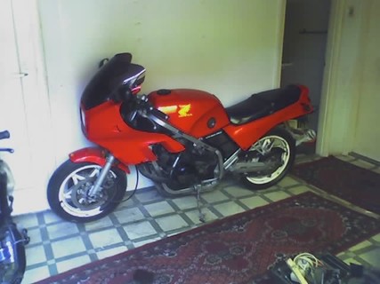 Honda VF 1000 F - RACING