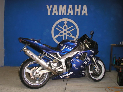 Yamaha R1